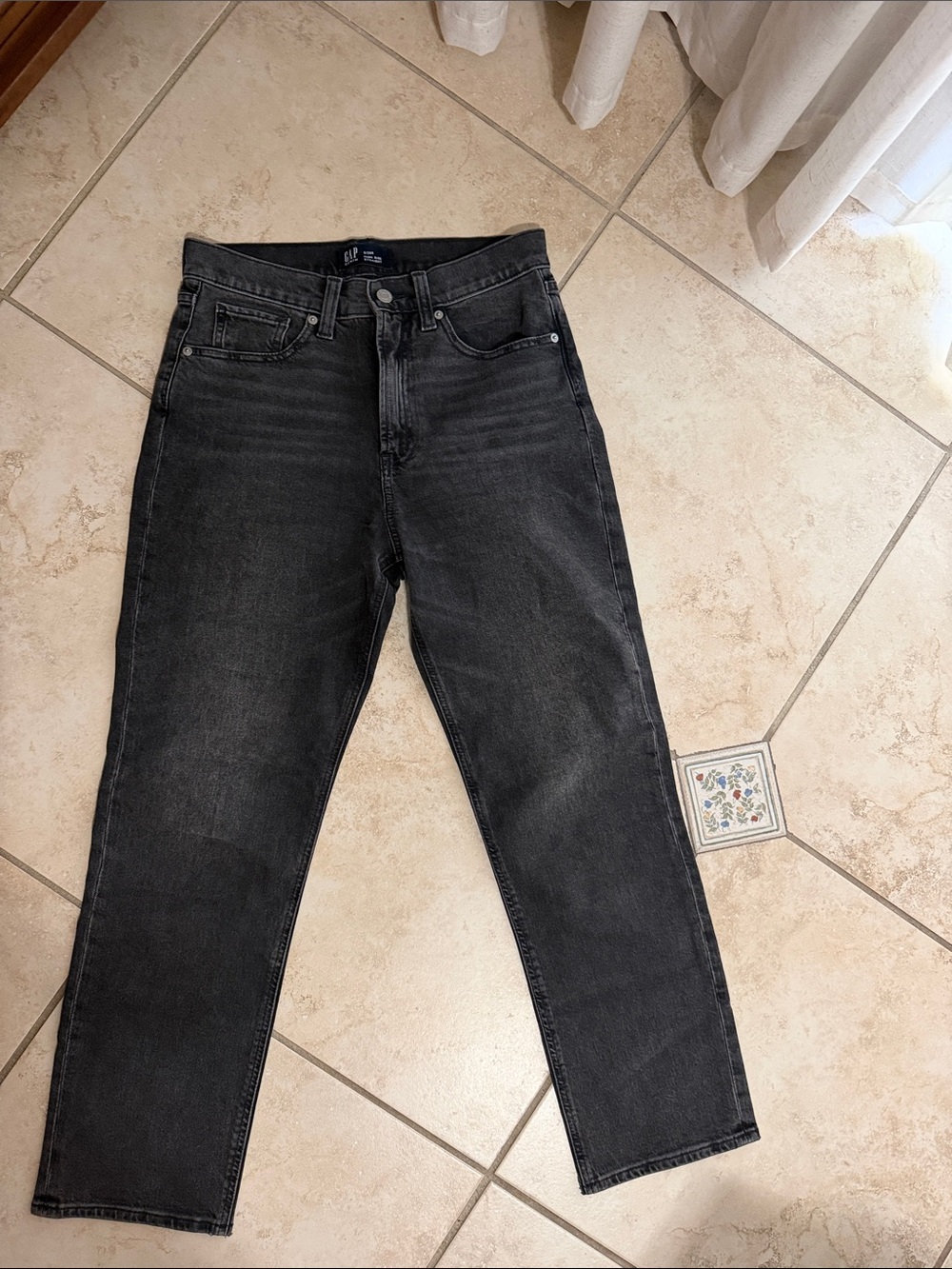 GAP  Women-Slim high rise Straight Jeans -